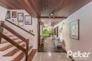 Casa à venda com 800m², 5 dormitórios, 2 suítes, 5 vagas, no bairro Jardim Isabel em Porto Alegre