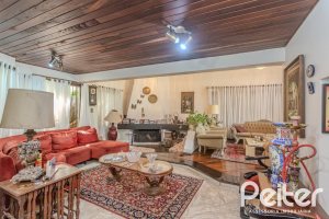 Casa à venda com 800m², 5 dormitórios, 2 suítes, 5 vagas, no bairro Jardim Isabel em Porto Alegre