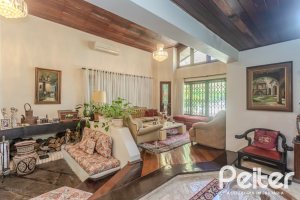 Casa à venda com 800m², 5 dormitórios, 2 suítes, 5 vagas, no bairro Jardim Isabel em Porto Alegre