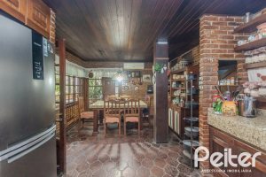 Casa à venda com 800m², 5 dormitórios, 2 suítes, 5 vagas, no bairro Jardim Isabel em Porto Alegre