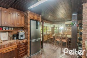 Casa à venda com 800m², 5 dormitórios, 2 suítes, 5 vagas, no bairro Jardim Isabel em Porto Alegre