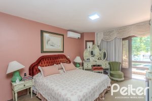 Casa à venda com 800m², 5 dormitórios, 2 suítes, 5 vagas, no bairro Jardim Isabel em Porto Alegre