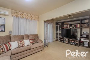 Casa à venda com 800m², 5 dormitórios, 2 suítes, 5 vagas, no bairro Jardim Isabel em Porto Alegre