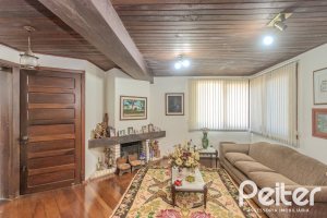 Casa à venda com 800m², 5 dormitórios, 2 suítes, 5 vagas, no bairro Jardim Isabel em Porto Alegre