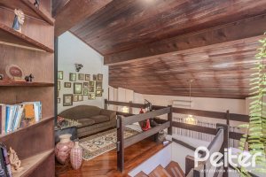 Casa à venda com 800m², 5 dormitórios, 2 suítes, 5 vagas, no bairro Jardim Isabel em Porto Alegre