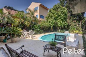 Casa à venda com 800m², 5 dormitórios, 2 suítes, 5 vagas, no bairro Jardim Isabel em Porto Alegre