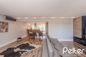 Casa em Condomínio à venda com 404m², 3 dormitórios, 1 suíte, 2 vagas, no bairro Cristal em PORTO ALEGRE