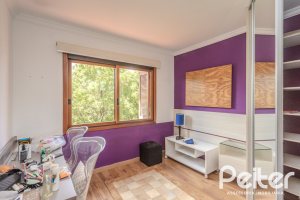 Casa em Condomínio à venda com 404m², 3 dormitórios, 1 suíte, 2 vagas, no bairro Cristal em PORTO ALEGRE