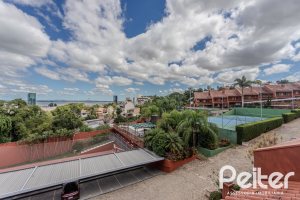 Casa em Condomínio à venda com 404m², 3 dormitórios, 1 suíte, 2 vagas, no bairro Cristal em PORTO ALEGRE