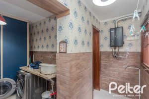 Casa em Condomínio à venda com 404m², 3 dormitórios, 1 suíte, 2 vagas, no bairro Cristal em PORTO ALEGRE