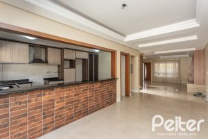 Casa à venda com 237m², 3 dormitórios, 3 suítes, 2 vagas, no bairro Tristeza em Porto Alegre