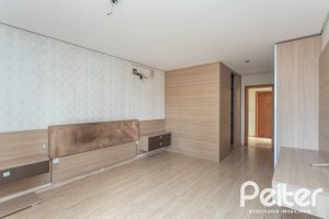 Casa à venda com 237m², 3 dormitórios, 3 suítes, 2 vagas, no bairro Tristeza em Porto Alegre