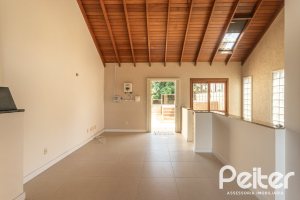 Casa à venda com 237m², 3 dormitórios, 3 suítes, 2 vagas, no bairro Tristeza em Porto Alegre