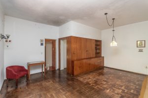 Casa à venda com 343m², 3 dormitórios, 4 vagas, no bairro Vila Assunção em Porto Alegre