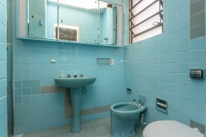 Casa à venda com 343m², 3 dormitórios, 4 vagas, no bairro Vila Assunção em Porto Alegre