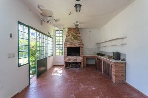 Casa à venda com 343m², 3 dormitórios, 4 vagas, no bairro Vila Assunção em Porto Alegre