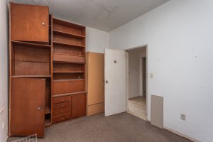 Casa à venda com 343m², 3 dormitórios, 4 vagas, no bairro Vila Assunção em Porto Alegre