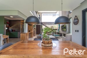 Casa em Condomínio à venda com 300m², 3 dormitórios, 3 suítes, 4 vagas, no bairro Alphaville em PORTO ALEGRE