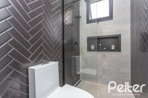 Casa em Condomínio à venda com 300m², 3 dormitórios, 3 suítes, 4 vagas, no bairro Alphaville em PORTO ALEGRE