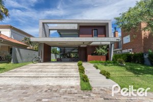 Casa em Condomínio à venda com 300m², 3 dormitórios, 3 suítes, 4 vagas, no bairro Alphaville em PORTO ALEGRE