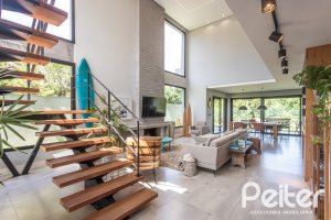 Casa em Condomínio à venda com 300m², 3 dormitórios, 3 suítes, 4 vagas, no bairro Alphaville em PORTO ALEGRE