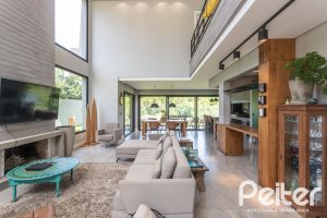 Casa em Condomínio à venda com 300m², 3 dormitórios, 3 suítes, 4 vagas, no bairro Alphaville em PORTO ALEGRE