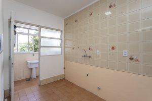 Apartamento à venda com 64m², 2 dormitórios, 1 suíte, 2 vagas, no bairro Camaquã em Porto Alegre