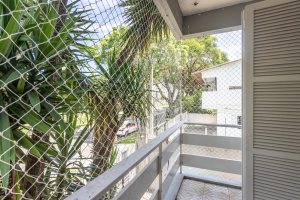 Apartamento à venda com 64m², 2 dormitórios, 1 suíte, 2 vagas, no bairro Camaquã em Porto Alegre