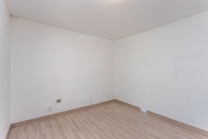 Apartamento à venda com 64m², 2 dormitórios, 1 suíte, 2 vagas, no bairro Camaquã em Porto Alegre