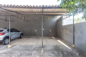 Apartamento à venda com 64m², 2 dormitórios, 1 suíte, 2 vagas, no bairro Camaquã em Porto Alegre