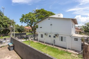 Apartamento à venda com 64m², 2 dormitórios, 1 suíte, 2 vagas, no bairro Camaquã em Porto Alegre