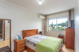 Apartamento à venda com 75m², 2 dormitórios, no bairro Cristal em Porto Alegre