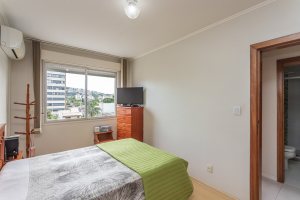 Apartamento à venda com 75m², 2 dormitórios, no bairro Cristal em Porto Alegre