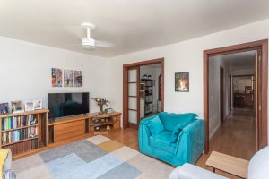 Casa à venda com 174m², 3 dormitórios, 1 suíte, 2 vagas, no bairro Cristal em Porto Alegre