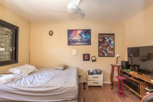 Casa à venda com 174m², 3 dormitórios, 1 suíte, 2 vagas, no bairro Cristal em Porto Alegre