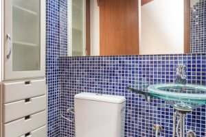 Casa à venda com 283m², 4 dormitórios, 2 suítes, 2 vagas, no bairro Vila Assunção em Porto Alegre