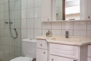 Casa à venda com 283m², 4 dormitórios, 2 suítes, 2 vagas, no bairro Vila Assunção em Porto Alegre