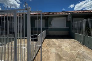 Casa à venda com 102m², 3 dormitórios, 2 vagas, no bairro Hípica em Porto Alegre