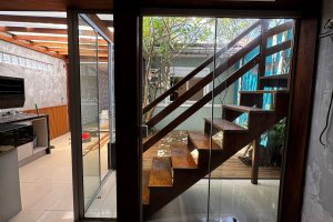 Casa à venda com 102m², 3 dormitórios, 2 vagas, no bairro Hípica em Porto Alegre