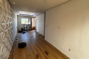 Casa à venda com 102m², 3 dormitórios, 2 vagas, no bairro Hípica em Porto Alegre