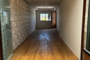 Casa à venda com 102m², 3 dormitórios, 2 vagas, no bairro Hípica em Porto Alegre