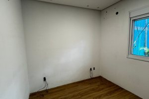 Casa à venda com 102m², 3 dormitórios, 2 vagas, no bairro Hípica em Porto Alegre