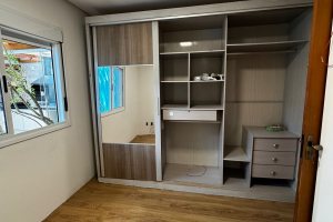 Casa à venda com 102m², 3 dormitórios, 2 vagas, no bairro Hípica em Porto Alegre