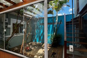 Casa à venda com 102m², 3 dormitórios, 2 vagas, no bairro Hípica em Porto Alegre