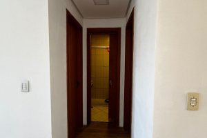 Casa à venda com 102m², 3 dormitórios, 2 vagas, no bairro Hípica em Porto Alegre