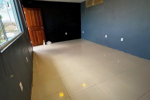 Casa à venda com 102m², 3 dormitórios, 2 vagas, no bairro Hípica em Porto Alegre