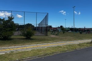 Casa à venda com 102m², 3 dormitórios, 2 vagas, no bairro Hípica em Porto Alegre