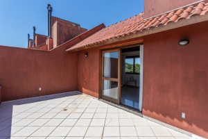 Casa em Condomínio à venda com 385m², 3 dormitórios, 1 suíte, 2 vagas, no bairro Cristal em Porto Alegre