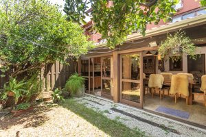 Casa em Condomínio à venda com 385m², 3 dormitórios, 1 suíte, 2 vagas, no bairro Cristal em Porto Alegre