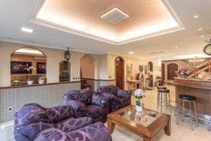 Casa em Condomínio à venda com 498m², 3 dormitórios, 1 suíte, 6 vagas, no bairro Cavalhada em PORTO ALEGRE